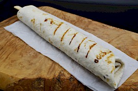 Tortilla gevuld met kaas en groenten